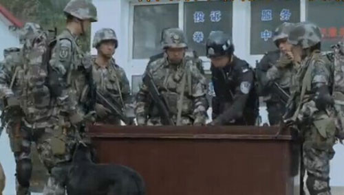 《神犬奇兵》第35集看点：军犬队与白峰残余队伍正面交锋