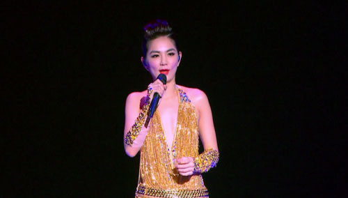 Ella《坏女孩》演唱会现场版