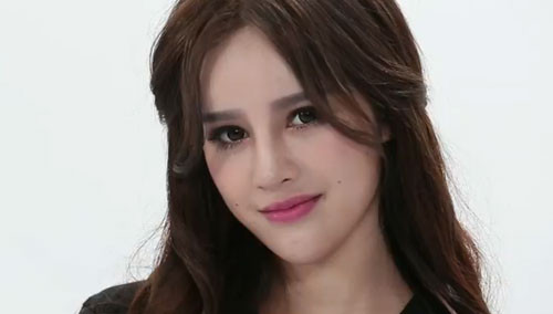 混血霸屏中德混血曾嘉琪美艳动人